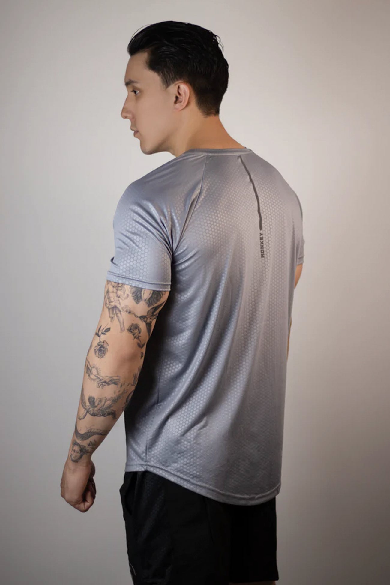 Playera Pro Fitness Grabada GRIS CLARO by Monkey